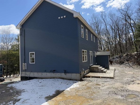 95 Leicester St., Oxford MA 01540