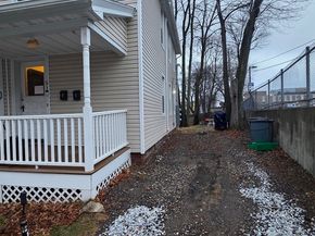 51 Uxbridge St, Worcester MA 01605