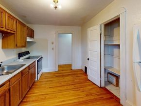 51 Uxbridge St, Worcester MA 01605
