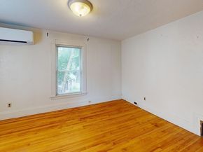 51 Uxbridge St, Worcester MA 01605