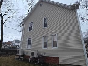 51 Uxbridge St, Worcester MA 01605