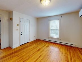 51 Uxbridge St, Worcester MA 01605