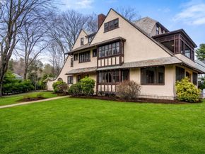 12 Leighton Rd, Wellesley MA 02482