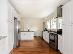 12 Leighton Rd, Wellesley MA 02482