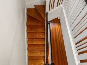 12 Leighton Rd, Wellesley MA 02482