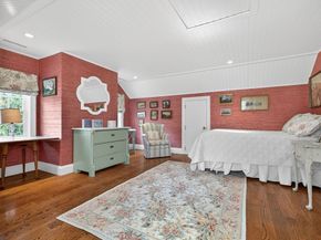 1 Buckingham Ter, Wellesley MA 02482