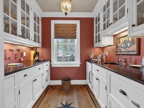 1 Buckingham Ter, Wellesley MA 02482