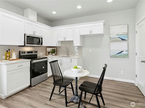 27117 30th Place S 24, Kent WA 98032