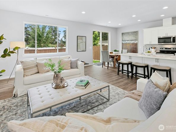27117 30th Place S 24, Kent WA 98032