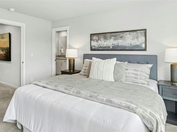 27117 30th Place S 24, Kent WA 98032