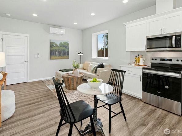 27117 30th Place S 24, Kent WA 98032
