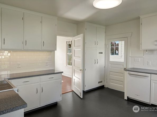5403 Maynard Avenue S, Seattle WA 98108