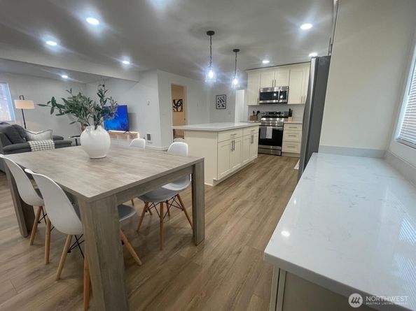 3730 SW 99th Street, Seattle WA 98126