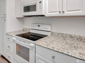 1604 149th Place SE 2, Bellevue WA 98007