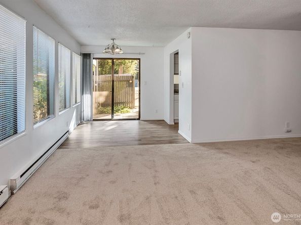 1604 149th Place SE 2, Bellevue WA 98007