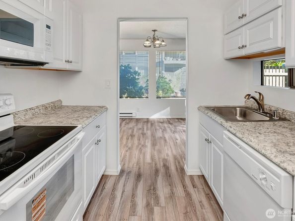 1604 149th Place SE 2, Bellevue WA 98007