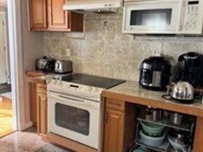 830 NE 67th Street, Seattle WA 98114