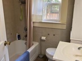 830 NE 67th Street, Seattle WA 98114