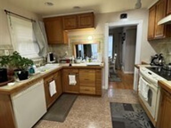 830 NE 67th Street, Seattle WA 98114