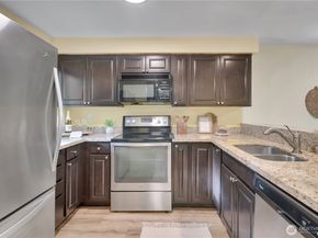 25035 98th Place S D102, Kent WA 98030