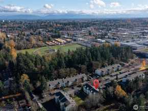 25035 98th Place S D102, Kent WA 98030