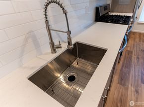 9030 18th Avenue SW B, Seattle WA 98106