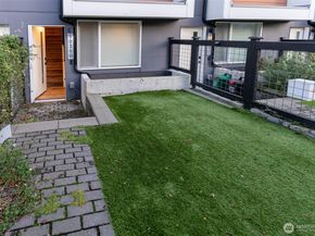 9030 18th Avenue SW B, Seattle WA 98106