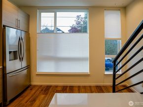 9030 18th Avenue SW B, Seattle WA 98106