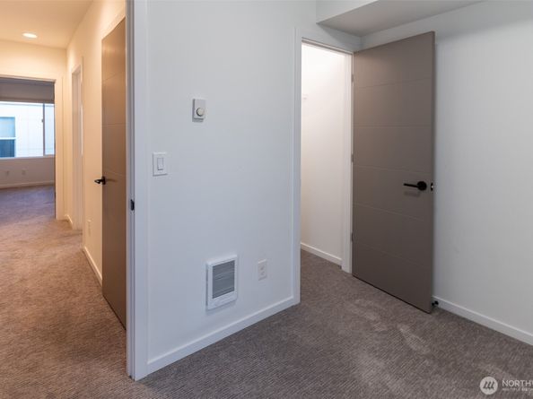 9030 18th Avenue SW B, Seattle WA 98106