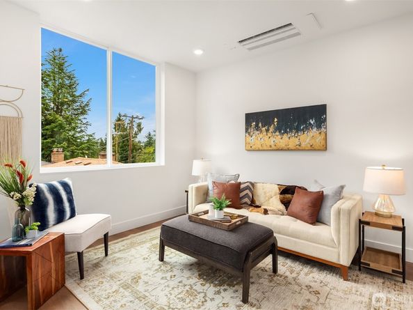 9029 8th Avenue NW B, Seattle WA 98117