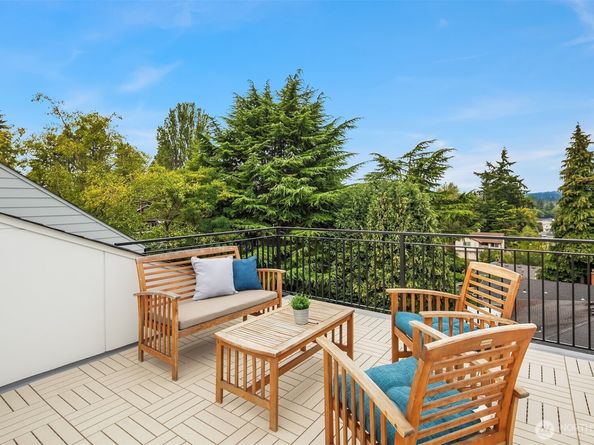 9029 8th Avenue NW B, Seattle WA 98117