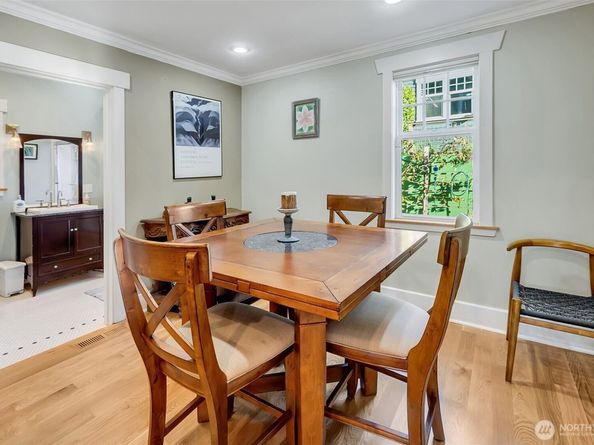 6016 44th Avenue SW, Seattle WA 98136