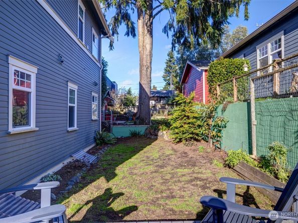 6016 44th Avenue SW, Seattle WA 98136