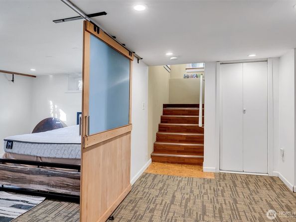 6016 44th Avenue SW, Seattle WA 98136