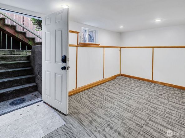 6016 44th Avenue SW, Seattle WA 98136