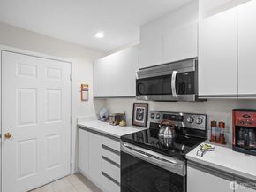 5319 S 236th Street 6, Kent WA 98032