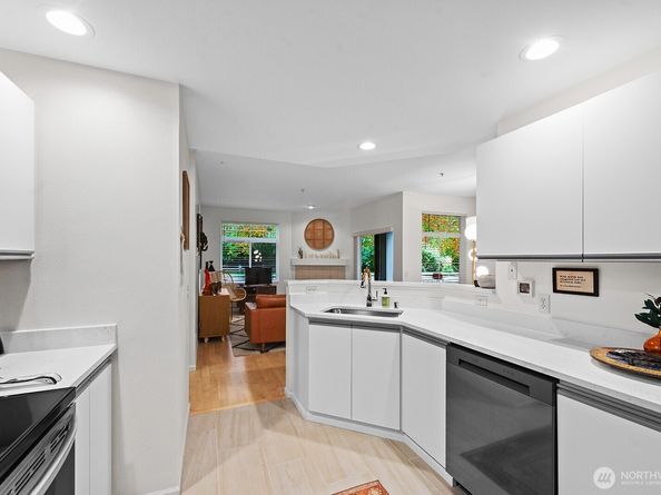 5319 S 236th Street 6, Kent WA 98032