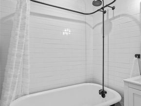 610 W Halladay Street, Seattle WA 98119