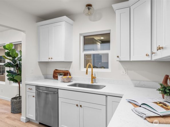 610 W Halladay Street, Seattle WA 98119