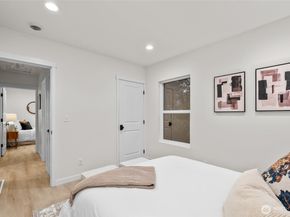 610 W Halladay Street, Seattle WA 98119