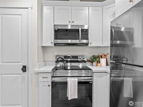 610 W Halladay Street, Seattle WA 98119