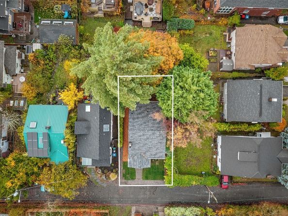 610 W Halladay Street, Seattle WA 98119