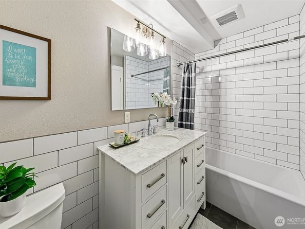 275 W Roy Street 119, Seattle WA 98119