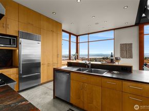 1527 E Howe Street, Seattle WA 98112