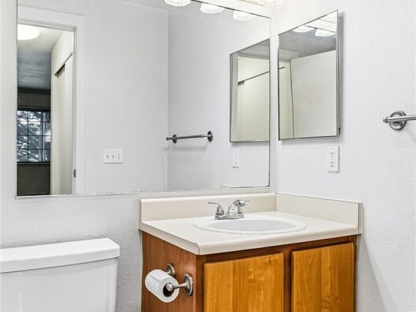 16817 Larch Way D207, Lynnwood WA 98037