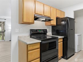 16817 Larch Way D207, Lynnwood WA 98037