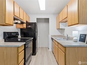 16817 Larch Way D207, Lynnwood WA 98037