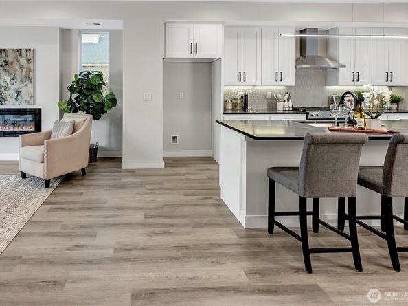 18717 68th Avenue NE 103, Kenmore WA 98028