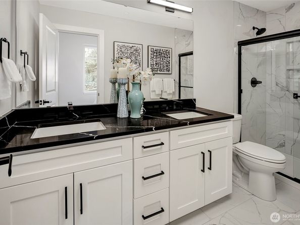 18717 68th Avenue NE 103, Kenmore WA 98028