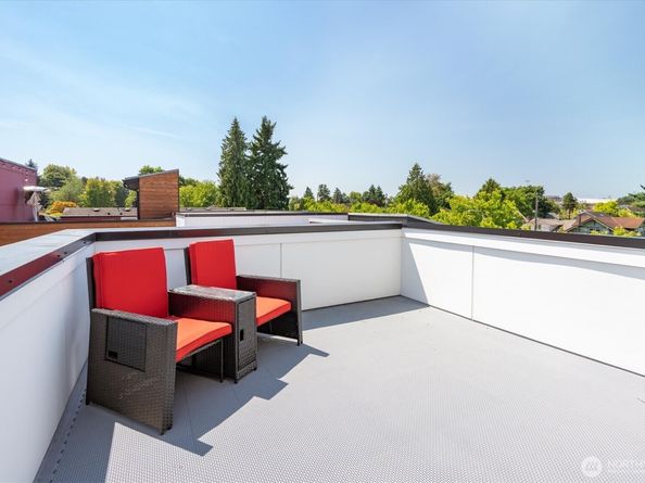 551 28th Avenue, Seattle WA 98122